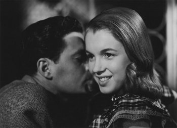 Мэрилин Монро – первый фильм и дебютная роль в кино, «Опасные годы» 1947 год