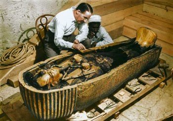 Открытие гробницы фараона Тутанхамона, история с фотографиями