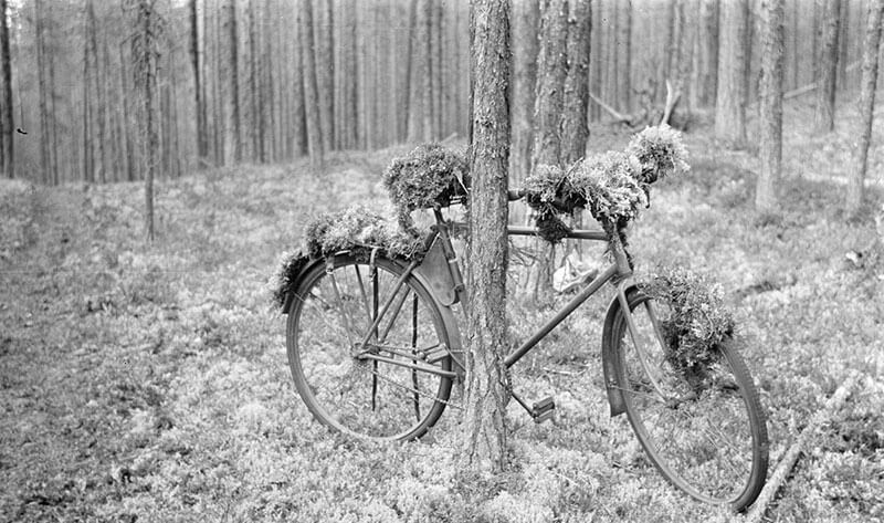Велосипед в лесу, 17 августа 1941 год - Финляндия, Вторая мировая война