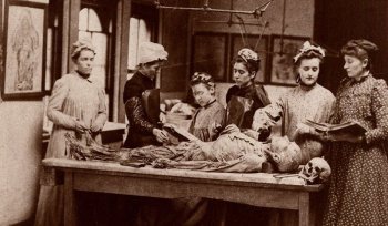 Первые в мире медицинские колледжи для женщин: история создания + фото из жизни студенток